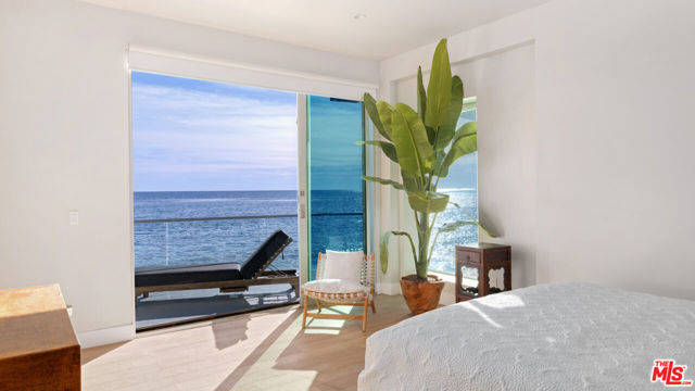 26050 Pacific Coast Highway, Malibu CA: https://media.crmls.org/mediaz/8da569c2-d32e-4027-aa4c-de2984f6b6a8.jpg