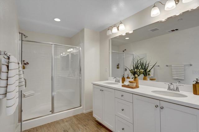 211 Silver Fir Court, Vista CA: https://media.crmls.org/mediaz/8da57dd2-4b3f-4a9c-bcd5-cf7bda031472.jpg