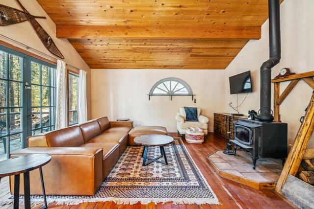 35425 Stonewall Drive, Shingletown CA: https://media.crmls.org/mediaz/8da60a96-b38b-4d84-aa58-b8599f5ea267.jpg