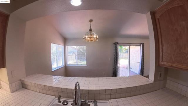841 Windmeadows Dr, Brentwood CA: https://media.crmls.org/mediaz/8da73d0e-5554-46cc-b574-c065fb4e6b2e.jpg
