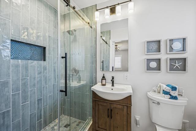 Detail Gallery Image 16 of 38 For 3925 Linmar Ln, Carlsbad,  CA 92008 - 3 Beds | 2 Baths