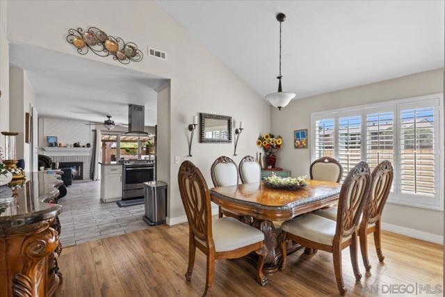 1059 Buena Vista Way, Chula Vista CA: https://media.crmls.org/mediaz/8da9a9b7-6539-4616-9026-cdf0d2675a3e.jpg