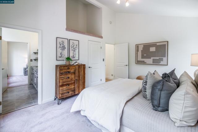 Image 31 of 52 For 1006 Howard Hills Rd