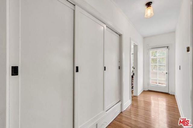 1709 Buckingham Road, Los Angeles CA: https://media.crmls.org/mediaz/8daa2393-4e06-40a0-a963-bdbdc930c20e.jpg