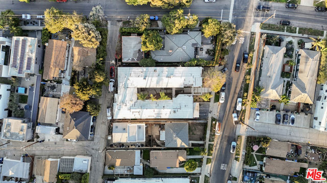 559 Sunset Avenue, Venice CA: https://media.crmls.org/mediaz/8daa879b-3f89-45af-9a93-4a206aed1996.jpg