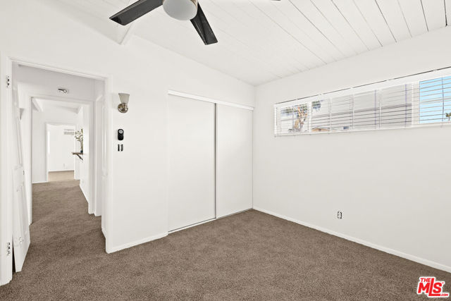 233 N 7th St, Montebello (INTERIOR PHOTO)