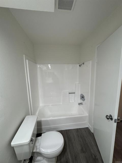552 Canyon Drive, Oceanside CA: https://media.crmls.org/mediaz/8daad11b-c734-446f-9c91-76aa0a465ec4.jpg