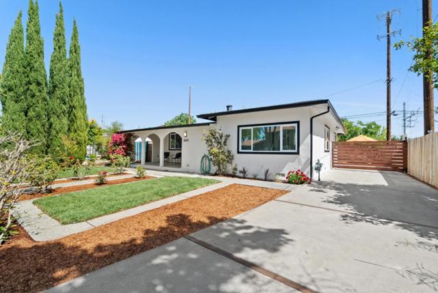 3069 Agate Drive, Santa Clara CA: https://media.crmls.org/mediaz/8daaed1b-ee3e-4326-bfdb-5979c4d92b6b.jpg