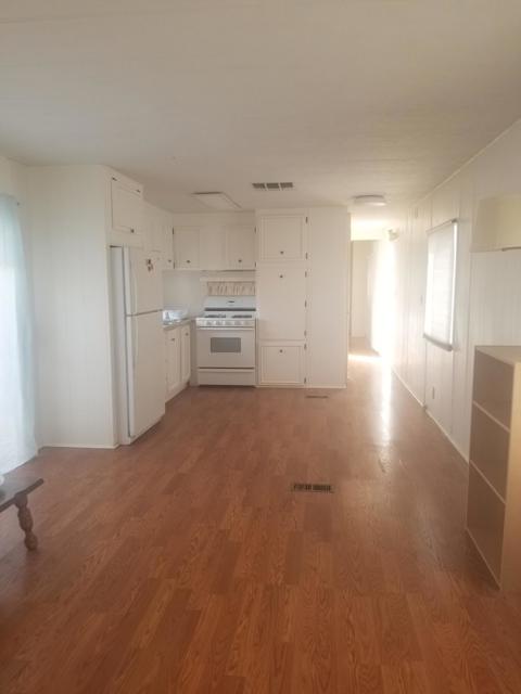 9586 Avenue B, Bombay Beach CA: https://media.crmls.org/mediaz/8dab140a-a75c-433a-aea4-54fec18c9fc5.jpg