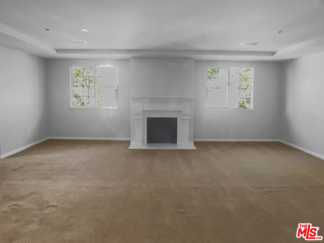 18944 Northern Dancer Lane, Yorba Linda CA: https://media.crmls.org/mediaz/8dab8929-108c-4394-bfb5-5f0e37c64a55.jpg