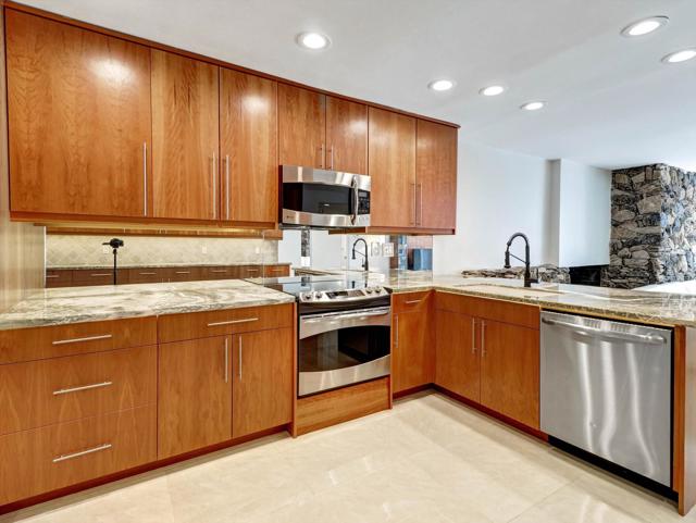 197 W Via Lola #6, Palm Springs, CA 92262