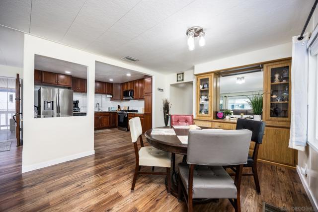 8301 Mission Gorge Rd, Santee CA: https://media.crmls.org/mediaz/8dac1d9f-785f-41f5-a179-a74cbb8e44fd.jpg