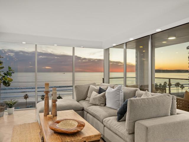 1810 Avenida Del Mundo, Coronado CA: https://media.crmls.org/mediaz/8dac237b-e1c8-4ef3-95ff-a52dfa7d0e2e.jpg