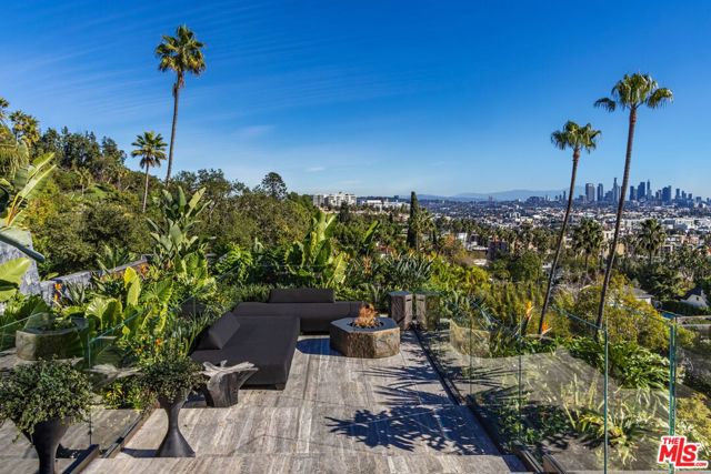 1851 N Stanley Avenue, Los Angeles CA: https://media.crmls.org/mediaz/8dac3d1d-c706-448e-985a-9412e2e2926d.jpg