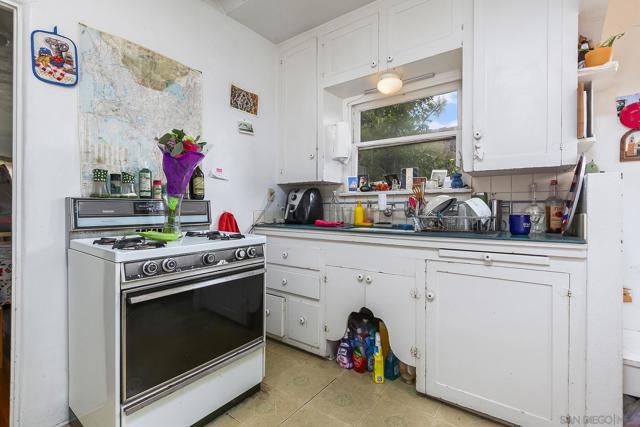 4438 44 Campus, San Diego CA: https://media.crmls.org/mediaz/8dac84d8-5216-4eb9-9d6c-09ffae1d7bc4.jpg