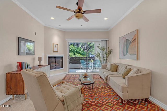 300 N El Molino Avenue, Pasadena CA: https://media.crmls.org/mediaz/8daccdc8-9125-4a65-95eb-960acdae4a3a.jpg