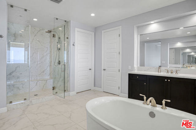 20326 W Liverpool Way, Porter Ranch CA: https://media.crmls.org/mediaz/8dad3570-7f0b-44bd-bd68-0cca6230f40a.jpg