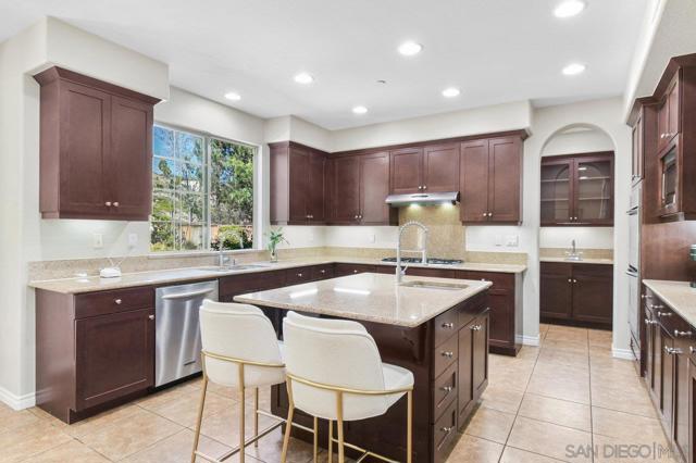 2957 Ranch Gate Rd, Chula Vista CA: https://media.crmls.org/mediaz/8dad5607-1f4c-40cf-a169-ebf312bc8d2c.jpg