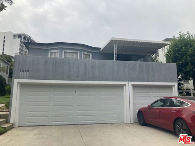 1229 Smithwood Drive, Los Angeles CA: https://media.crmls.org/mediaz/8dad7a90-3d5d-4311-867e-1ee8c5a785f9.jpg