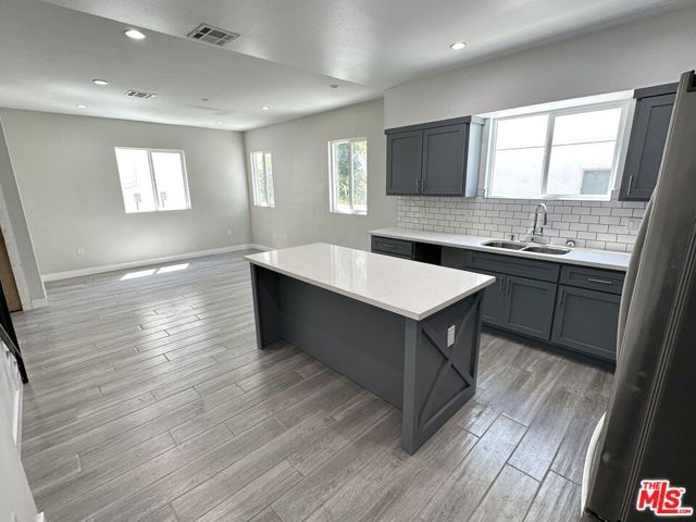 1123 Browning Boulevard, Los Angeles CA: https://media.crmls.org/mediaz/8dada4d4-bb36-4cbc-80bc-eb9eea0c4126.jpg
