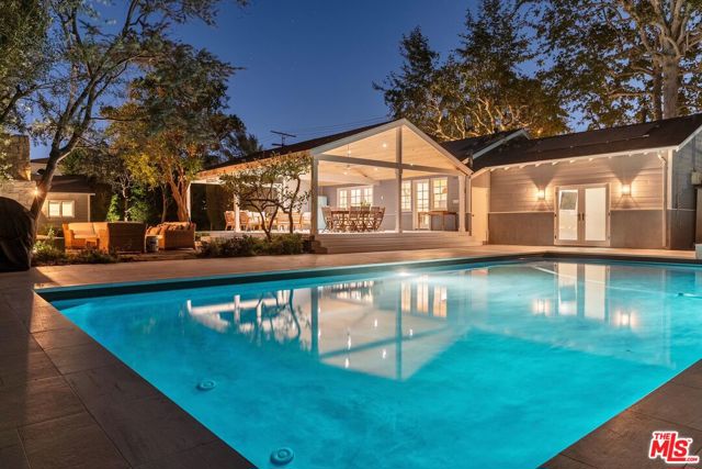 5705 Sunnyslope Avenue, Valley Glen CA: https://media.crmls.org/mediaz/8dadf858-743e-4366-a5aa-782f0dd34759.jpg