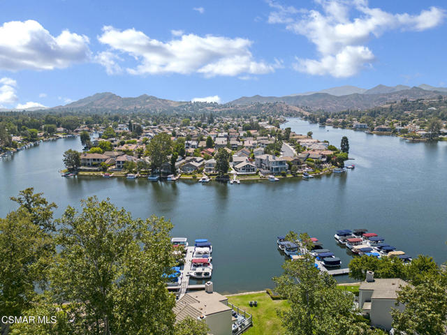 1206 S Westlake Boulevard, Westlake Village CA: https://media.crmls.org/mediaz/8dae1049-1632-4963-91c8-32d1749339d0.jpg