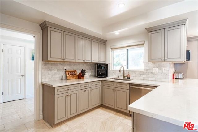 5714 El Canon Avenue, Woodland Hills CA: https://media.crmls.org/mediaz/8dae96d4-c81a-4850-a87b-4baa2f1a6c35.jpg