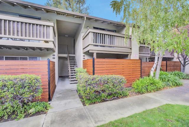 2742 Oak Road, Walnut Creek CA: https://media.crmls.org/mediaz/8daf8141-65e2-4246-877f-c2de068f90d2.jpg