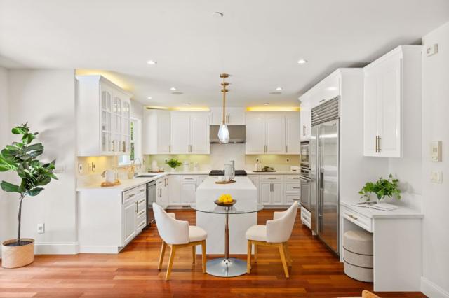 2124 Oakley Avenue, Menlo Park CA: https://media.crmls.org/mediaz/8dafe4fa-9bc4-4978-bfb7-7dc32ea538b9.jpg