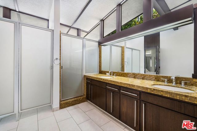 1760 Carla, Beverly Hills CA: https://media.crmls.org/mediaz/8daff1dd-cc7b-4ecf-860d-ad37ed8c9597.jpg
