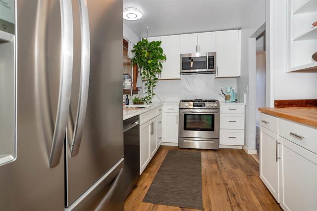 4813 Rising Glen, Oceanside CA: https://media.crmls.org/mediaz/8db04b0f-7d62-4fe5-b0ec-8b9a9df3d960.jpg