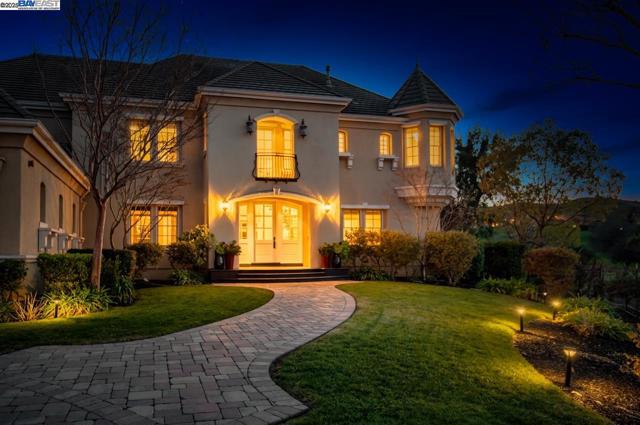 1569 Via Di Salerno, Pleasanton CA: https://media.crmls.org/mediaz/8db04f3c-9434-4f23-ad9c-614cbd6e7152.jpg