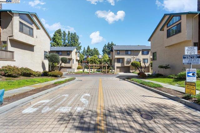 43163 Grimmer Ter, Fremont CA: https://media.crmls.org/mediaz/8db23082-0c5a-45fe-b8a0-9c0f60ce85f9.jpg