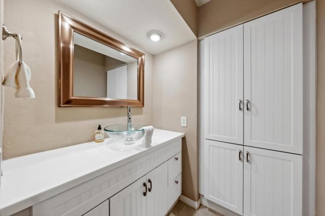 343 Forest Hills Drive, Rancho Mirage CA: https://media.crmls.org/mediaz/8db26fc7-b101-4f4a-8c73-9129ad31c3d7.jpg