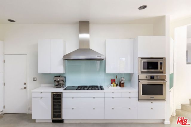 14622 Valley Vista Boulevard, Sherman Oaks CA: https://media.crmls.org/mediaz/8db28921-1bbd-462f-8e8b-8b0f60516e8c.jpg