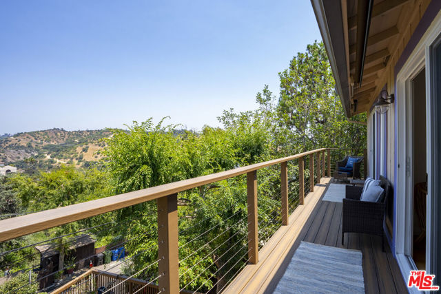 353 Mavis Drive, Los Angeles CA: https://media.crmls.org/mediaz/8db2e119-eb33-497e-89ba-960cd2b9f359.jpg