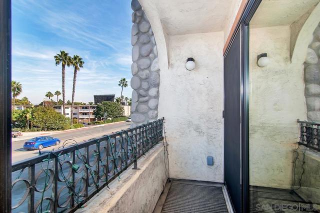 4494 Mentone St., San Diego CA: https://media.crmls.org/mediaz/8db3069a-3c6c-496d-9a64-40b141c05610.jpg