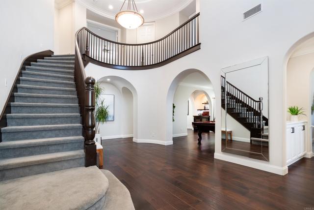 7866 Calle Oliva, Carlsbad CA: https://media.crmls.org/mediaz/8db34afd-9079-4e41-9848-1be4fc9e393a.jpg