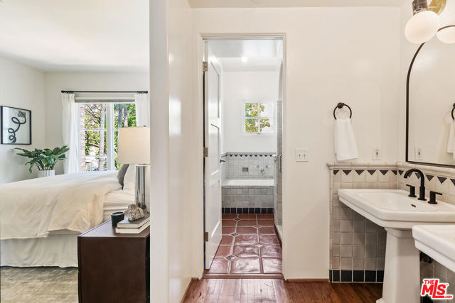 1414 N Harper Avenue, West Hollywood CA: https://media.crmls.org/mediaz/8db41592-5b73-44f4-9ace-54ba88251c33.jpg