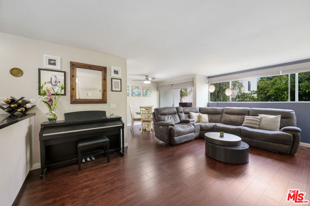 6050 CANTERBURY Drive, F109 photo 5