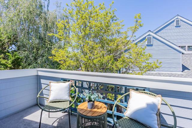 425 Mountain Laurel Court, Mountain View CA: https://media.crmls.org/mediaz/8db41fbe-26a4-4c26-988f-b8fb4f82f272.jpg