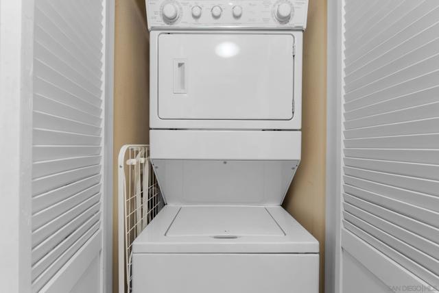 2400 5Th Ave, San Diego CA: https://media.crmls.org/mediaz/8db425a6-61ea-4371-993a-b1b553457aa0.jpg