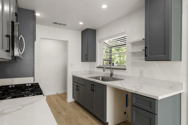 2621 Wood Violet Way, Sacramento CA: https://media.crmls.org/mediaz/8db43cdc-eb16-4a36-a954-ca07291b9b8b.jpg