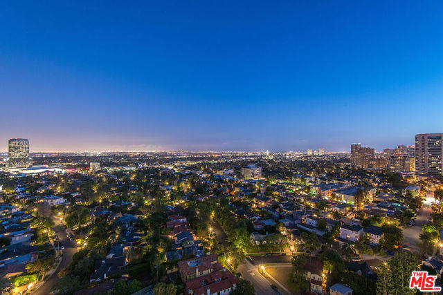 1200 Club View Drive, Los Angeles CA: https://media.crmls.org/mediaz/8db451ea-127f-4a28-b14f-bb2c6792d42f.jpg