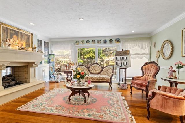 3155 Brittan Avenue, San Carlos CA: https://media.crmls.org/mediaz/8db4ad8c-1af5-4dfe-941c-b04767fa77b7.jpg
