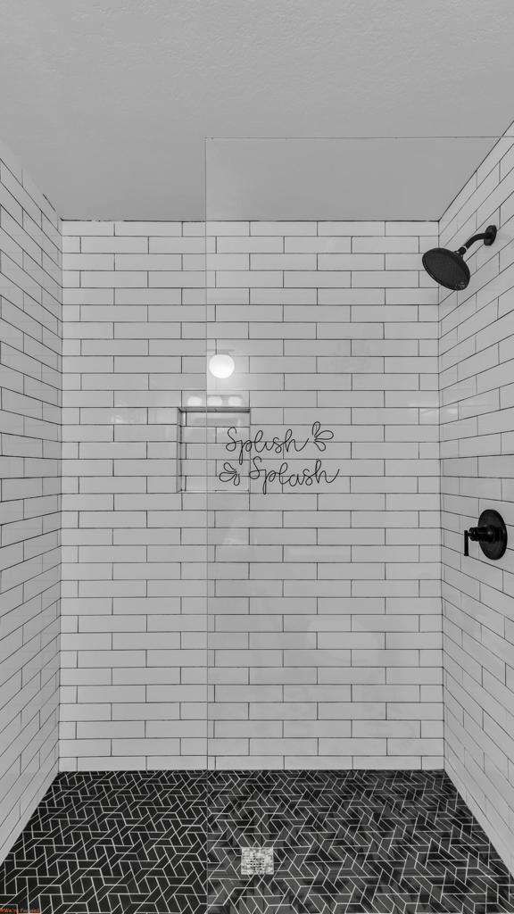 https://media.crmls.org/mediaz/8db5bde1-923a-4ce7-a520-7df069a469ea.jpg?preset=X-Large