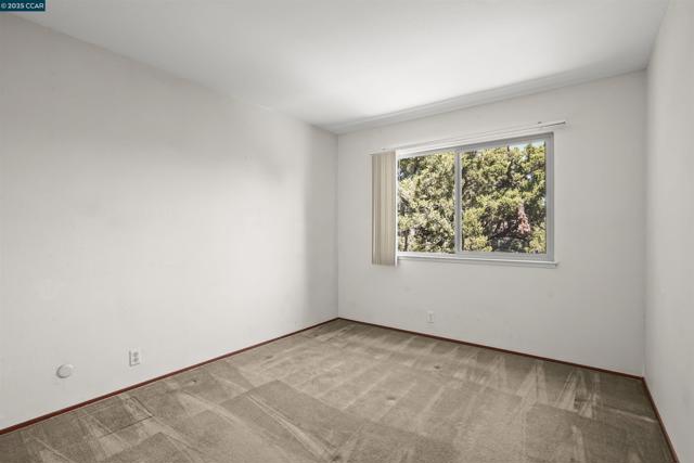 220 Daylight Pl, Danville CA: https://media.crmls.org/mediaz/8db5ce72-579d-420d-b2cc-a768bd1310cf.jpg