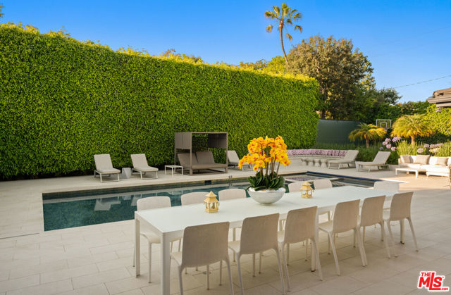 602 N Whittier Drive, Beverly Hills CA: https://media.crmls.org/mediaz/8db6e1d7-f7d0-445c-a7be-87b5346c28a8.jpg