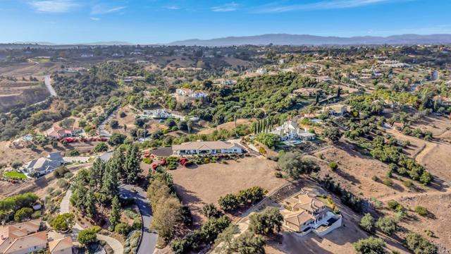 3026 Via Loma, Fallbrook CA: https://media.crmls.org/mediaz/8db6faa4-3ef4-45d5-a396-213c1bb84eca.jpg