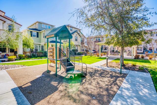 Image 33 of 38 For 109 Avellino Way